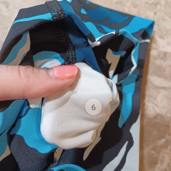 Lululemon Wunder Under High Rise Leggings Size 6 Boom Bloom Beach Blanket Blue - Picture 7 of 7